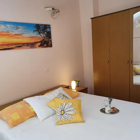 Apartman Click In Stobrec Next To *