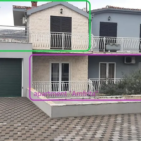 Apartman Click In Stobrec Next To *